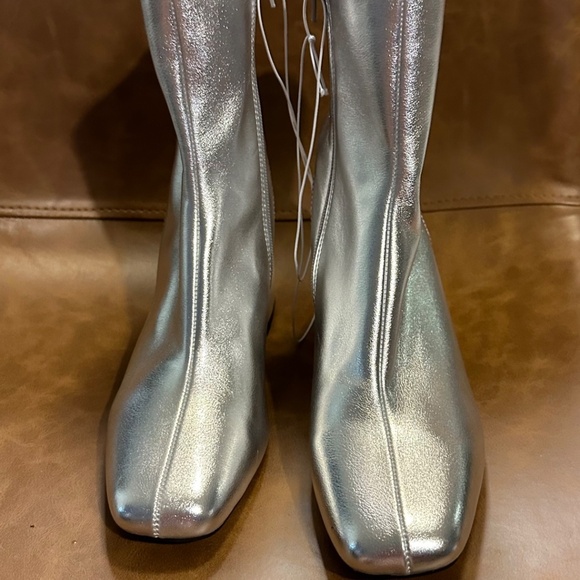 A New Day Pippa Silver Boots. Chunky Heel - Picture 2 of 5